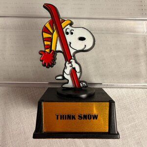 VINTAGE SNOOPY PEANUTS "THINK SNOW" AVIVA TROPHY GRAM FIGURE FIGURINE 1970'S